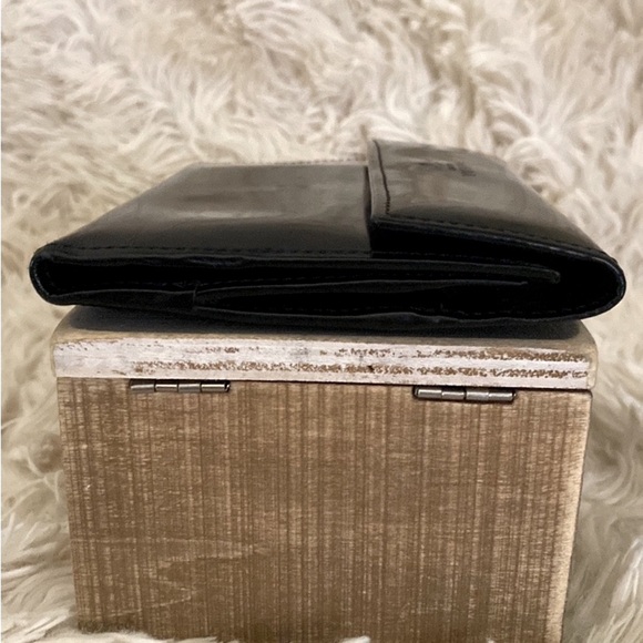 PRADA - AUTHENTIC PRADA Sm Leather Bifold Wallet From MILINO - Picture 9 of 16